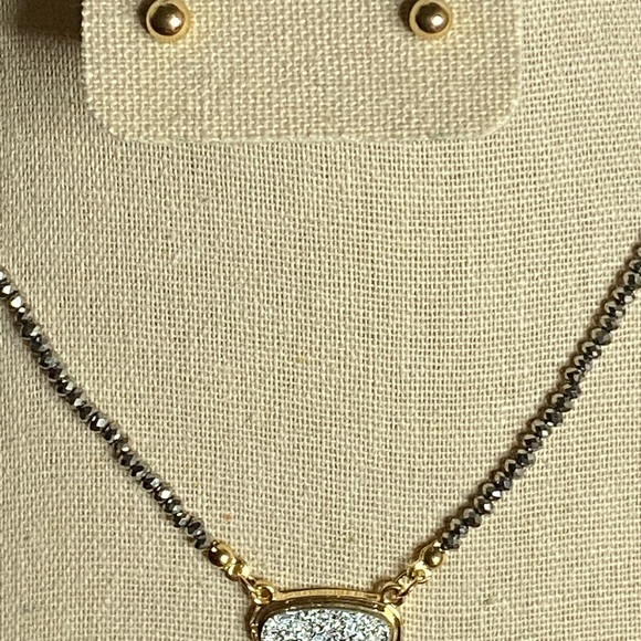 No. 3 Druzy Necklace Silver - Picture 3 of 5